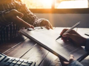 How-Binding-Is-a-Roofing-Contract-f